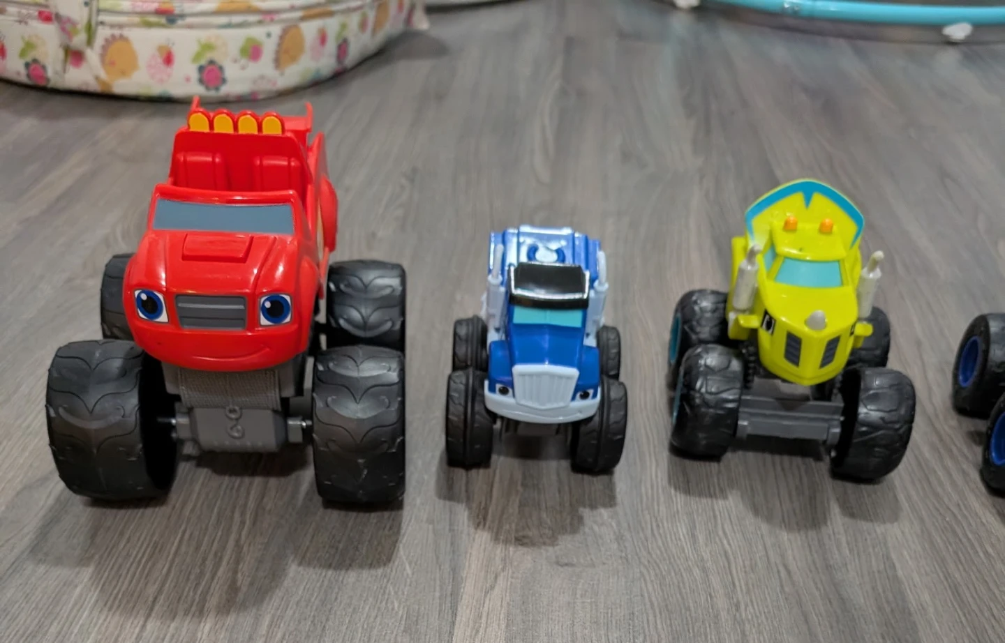 Blaze and the Monster Machines Toy Trucks - Set of 5