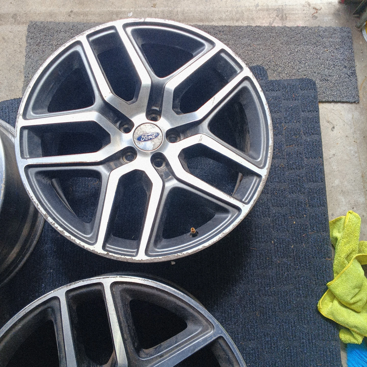 Ford Explorer Alloy Wheel set of 4 - photo 2