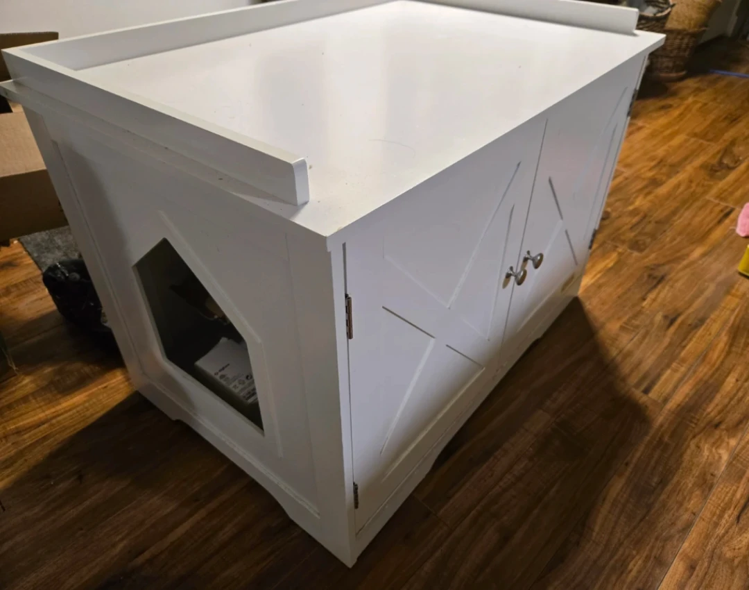 White Cat Litter Box Enclosure/Cat Scratcher Bed