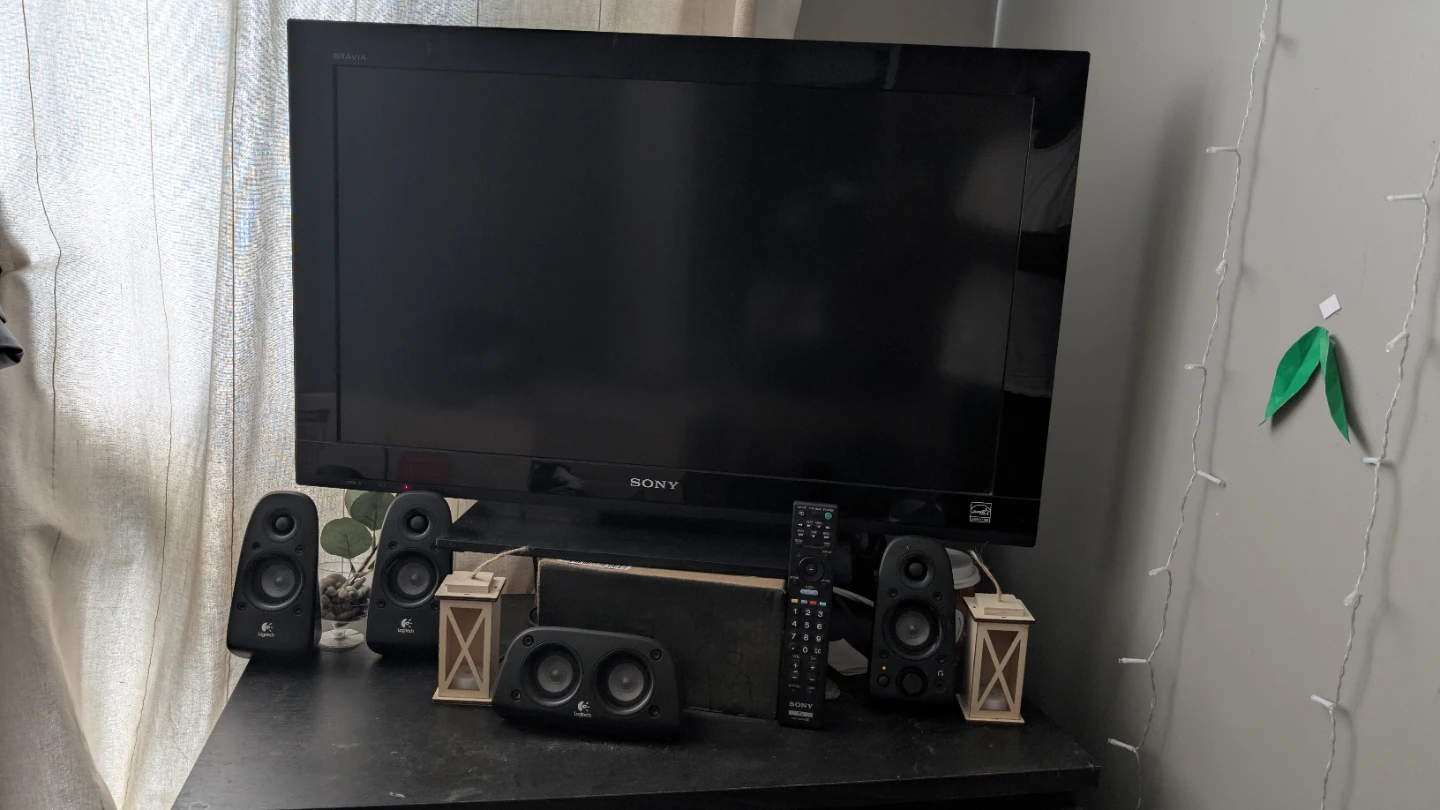 Sony Bravia 32" TV  with Logitech Z506 Surround Sound Speakers - photo 2