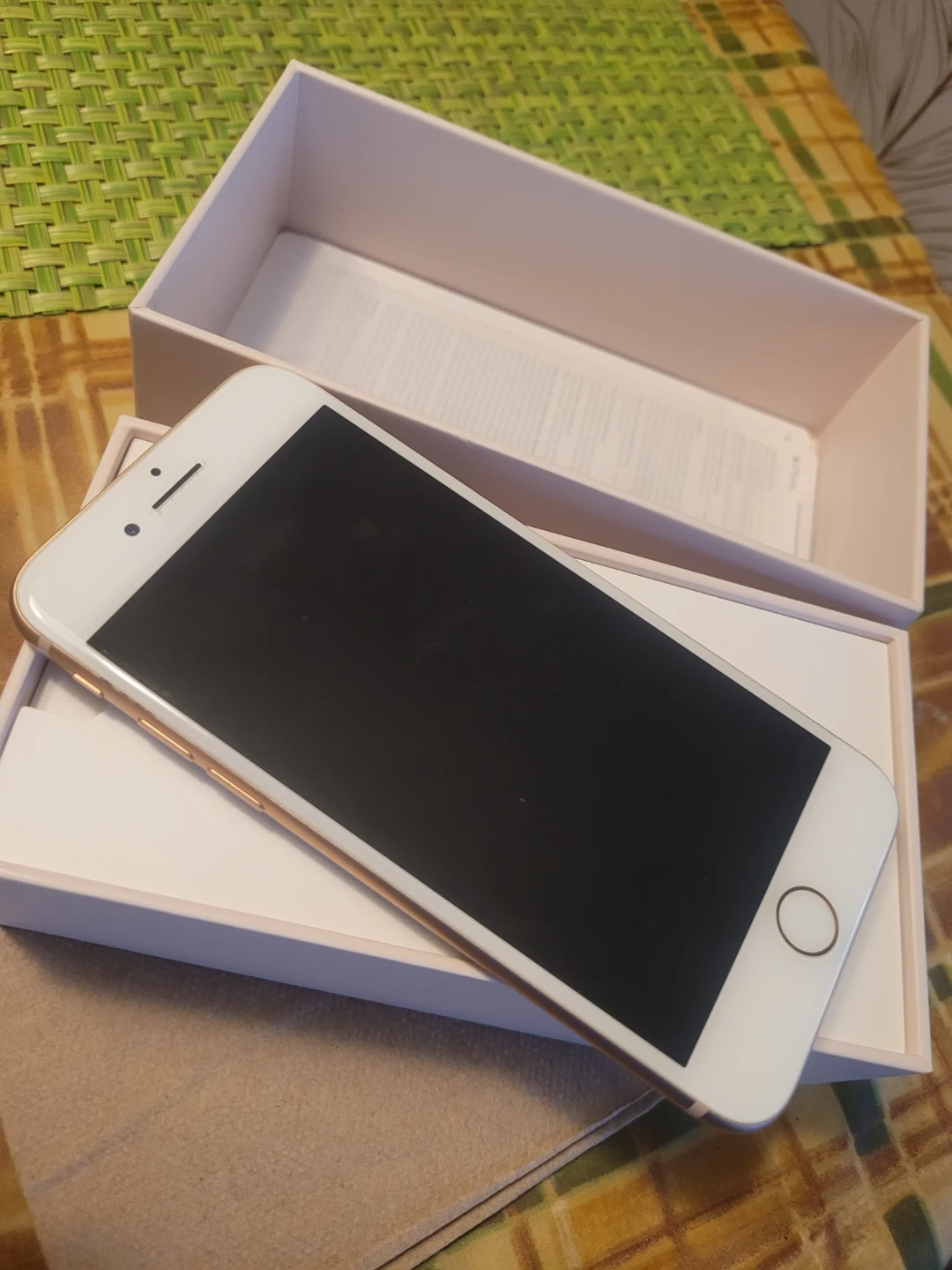 Apple iPhone 8 Gold - 64GB