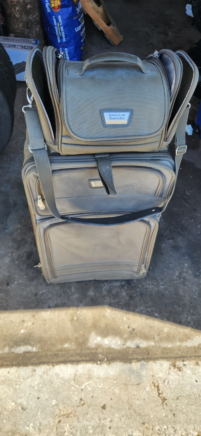 American Tourister Luggage Set