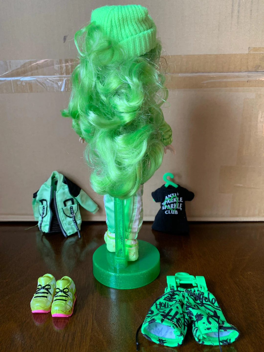Rainbow High Doll - Green Outfit - photo 4