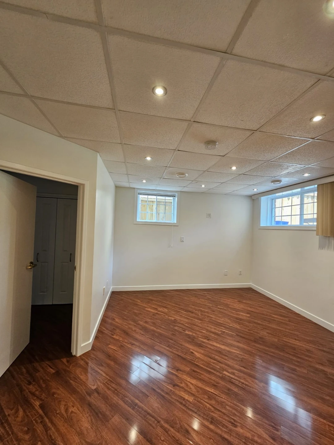 One Bedroom Basement Apartment for Rent $1650 - photo 2