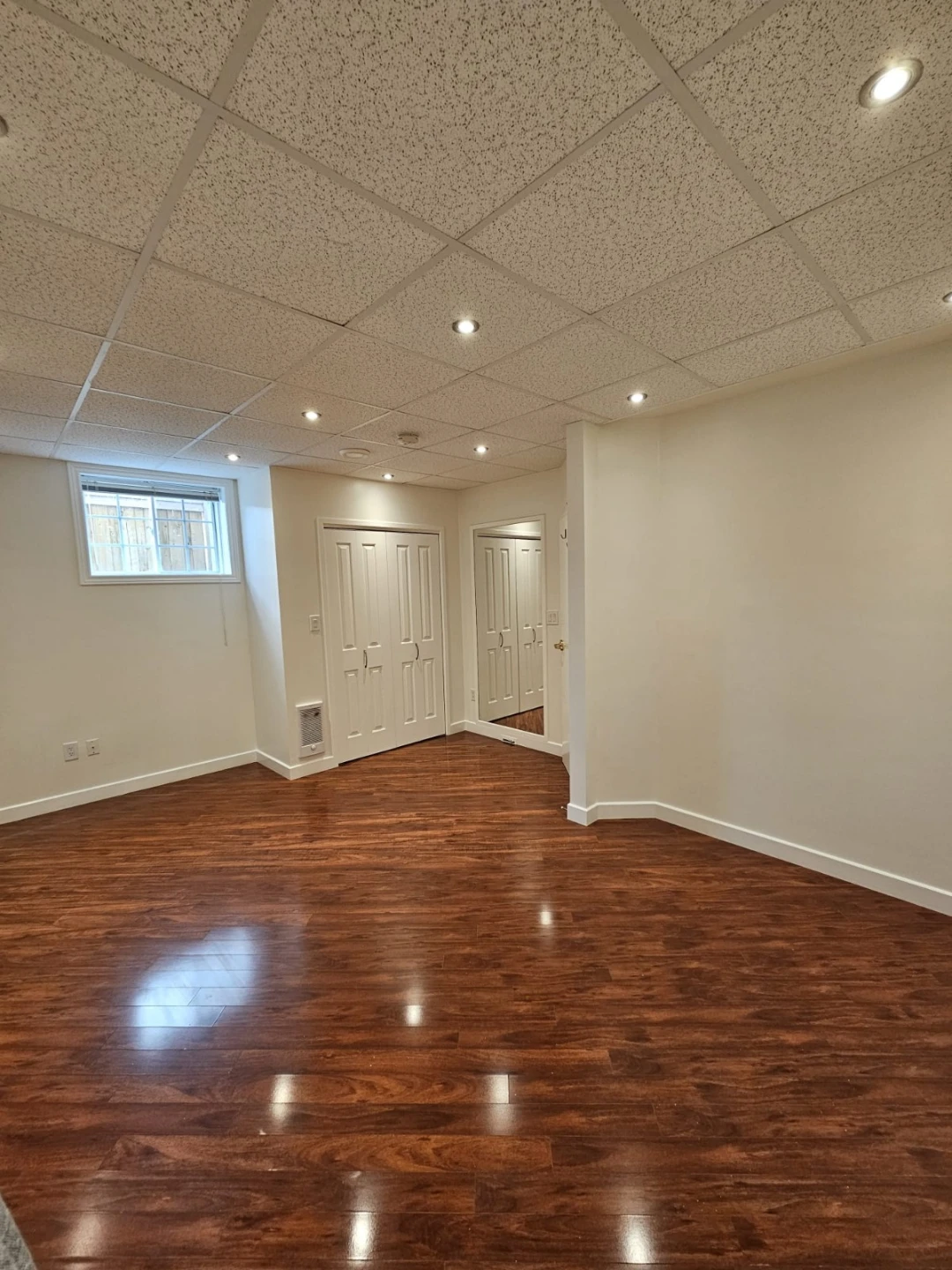 One Bedroom Basement Apartment for Rent $1650 - photo 4