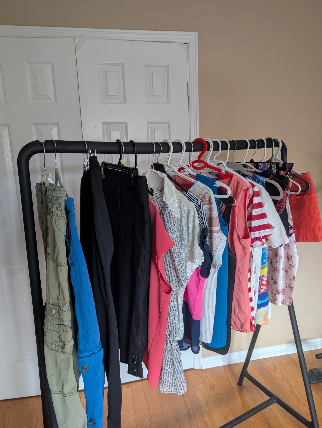 Women's Summer clothes bundle size M-  20 items 🌱