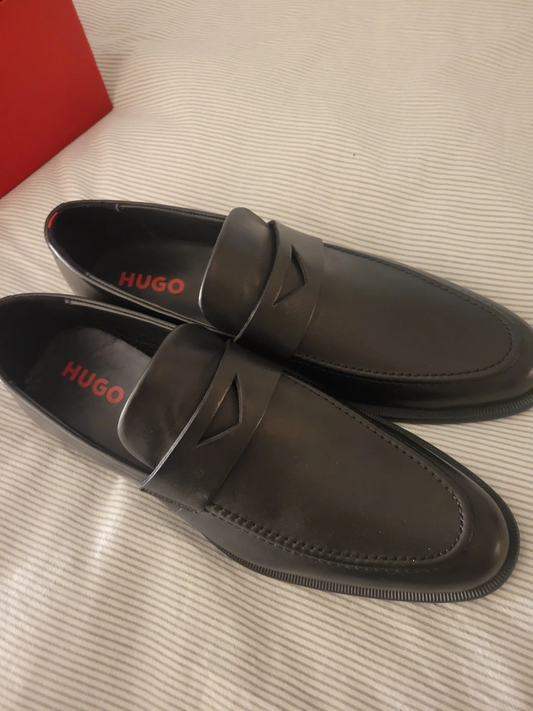 Hugo Boss Men's Black Leather Size 12. - photo 2