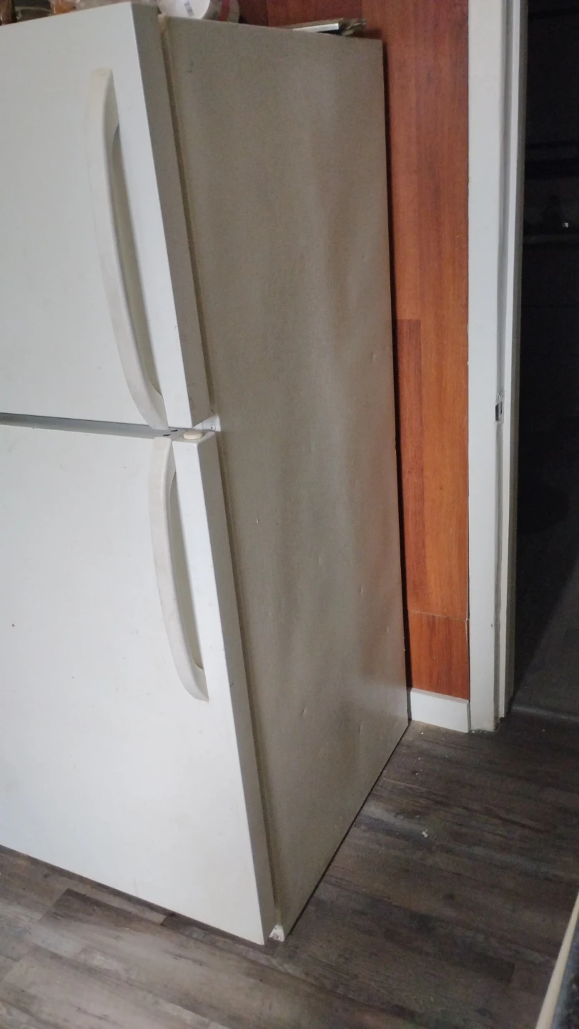 Electrolux FRT14B4AW2 Refrigerator - photo 2
