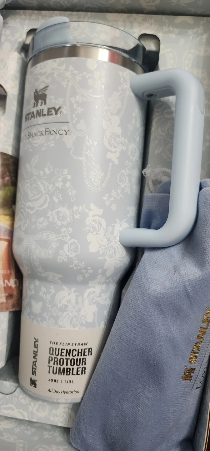 Stanley x LoveShackFancy Quencher Tumbler 40oz - photo 2