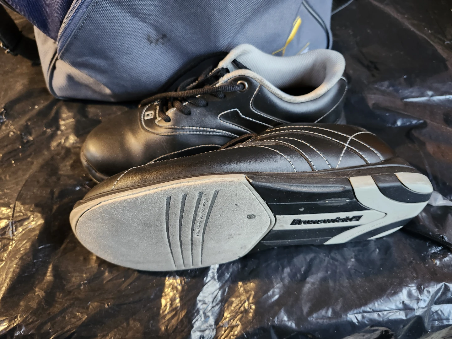 Brunswick Black Bowling Shoes (+ free bowling bag) - photo 2