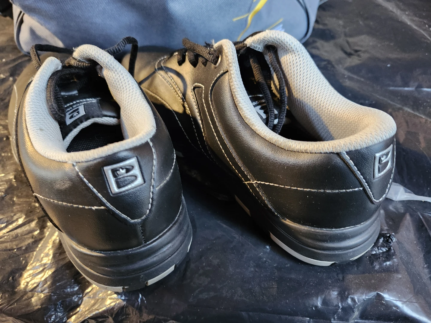 Brunswick Black Bowling Shoes (+ free bowling bag) - photo 3