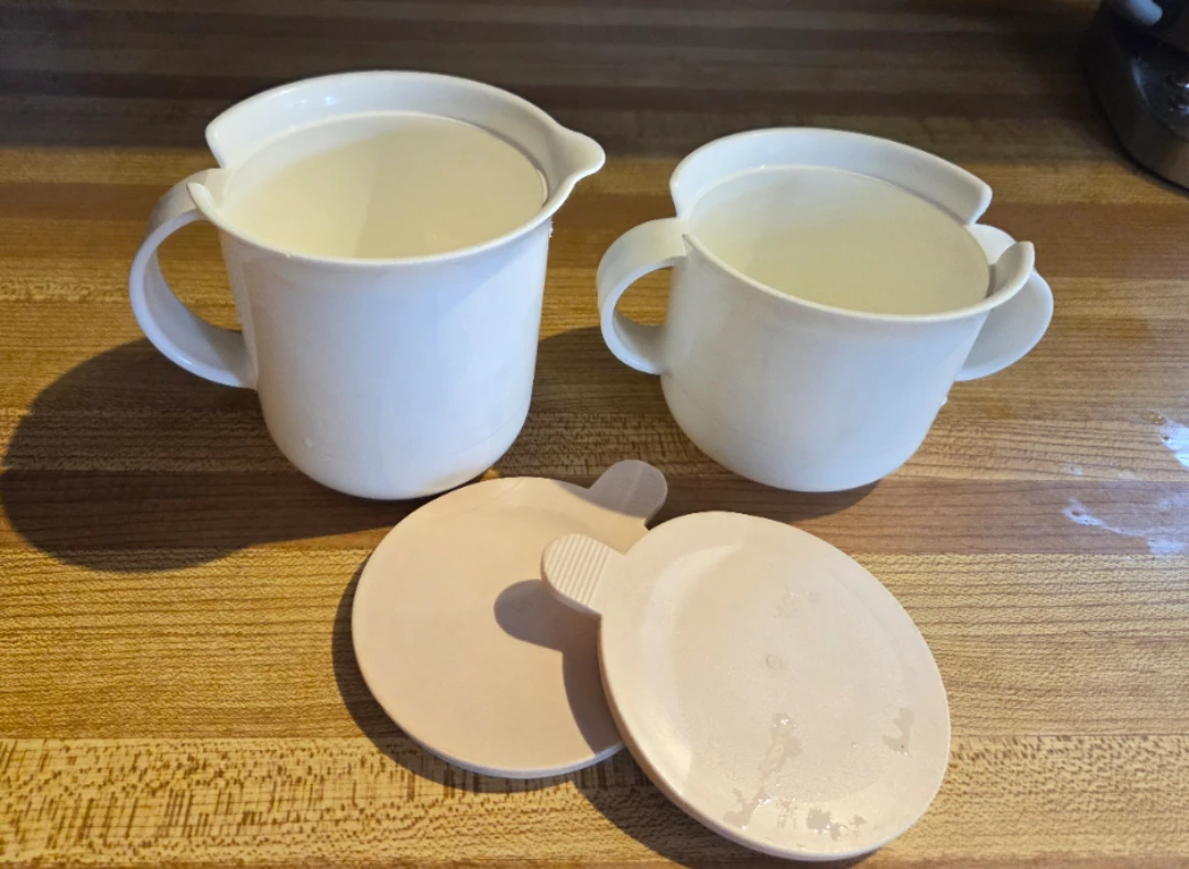 Tupperware cream and sugar containers - photo 2