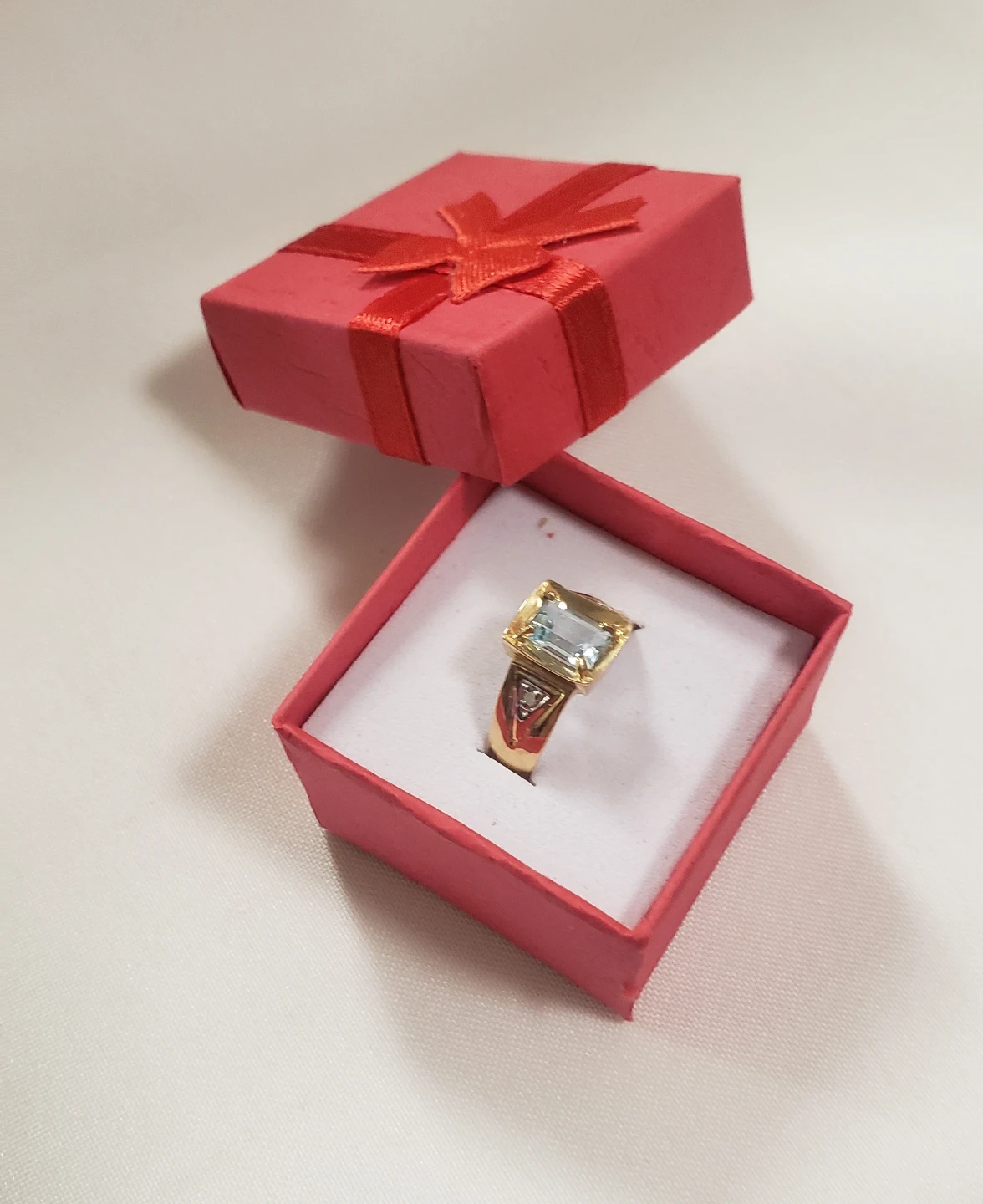 Like new Womens Elegant 10K Ring With Aquamarine With Diamond - photo 4