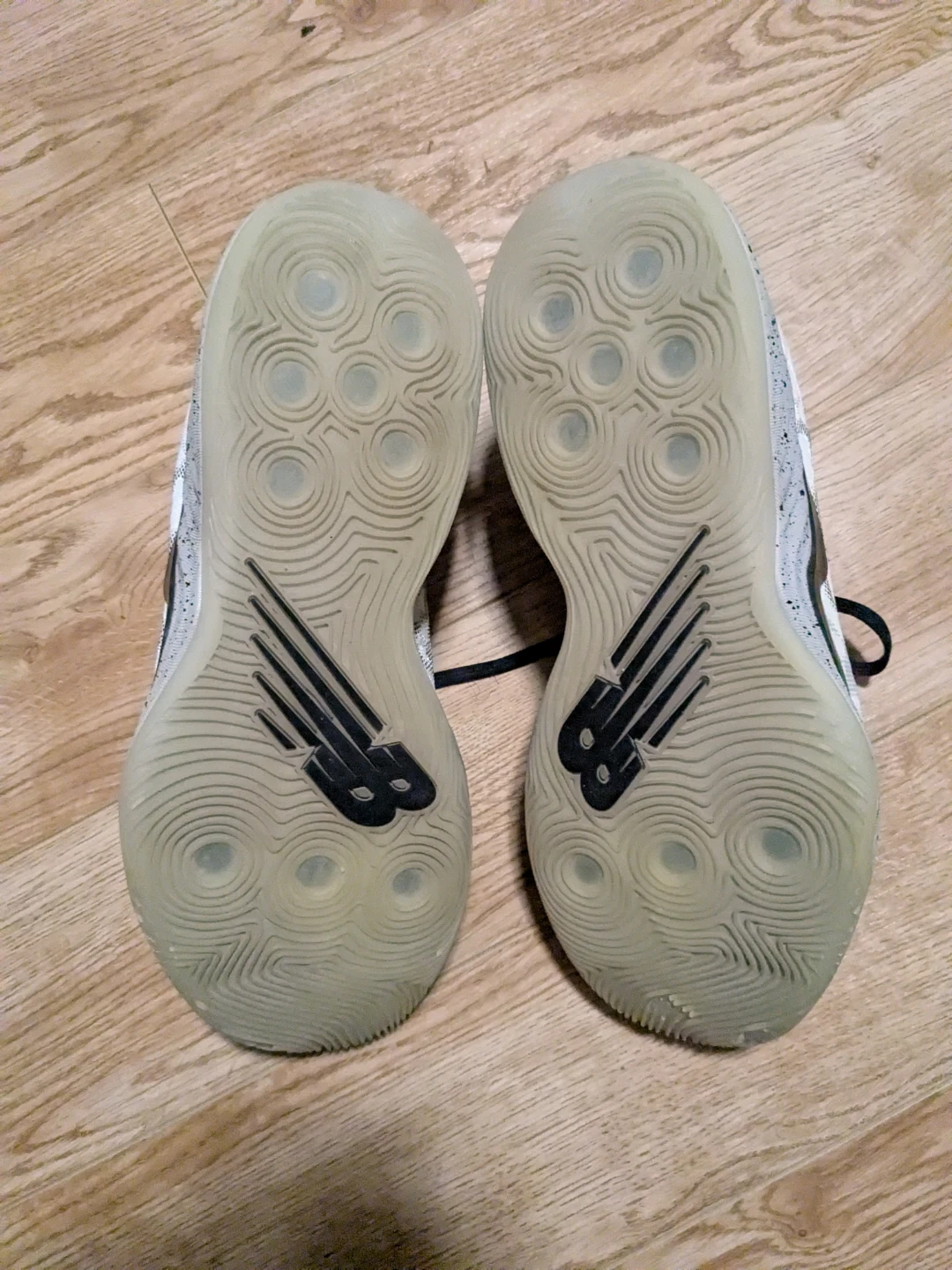 New Balance Two Wxy V3 Basketball Shoes (SEND OFFERS) - photo 2