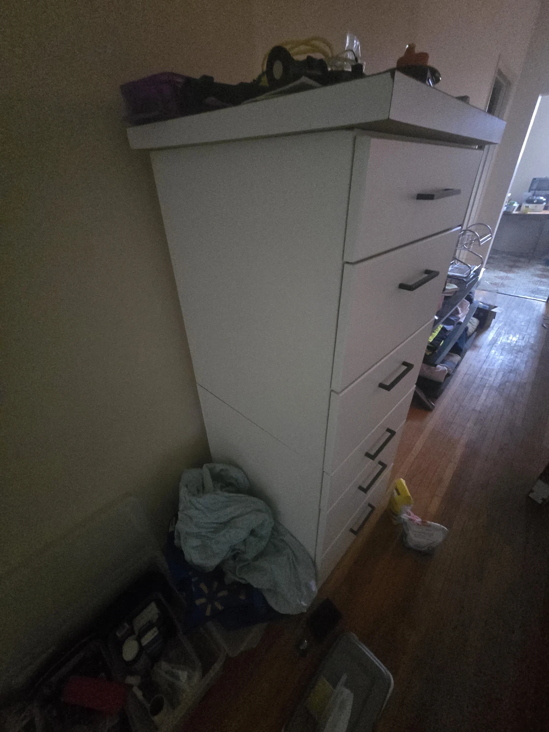 White 7-Drawer rolling Dresser must pickup by 2pm on Sunday - photo 3