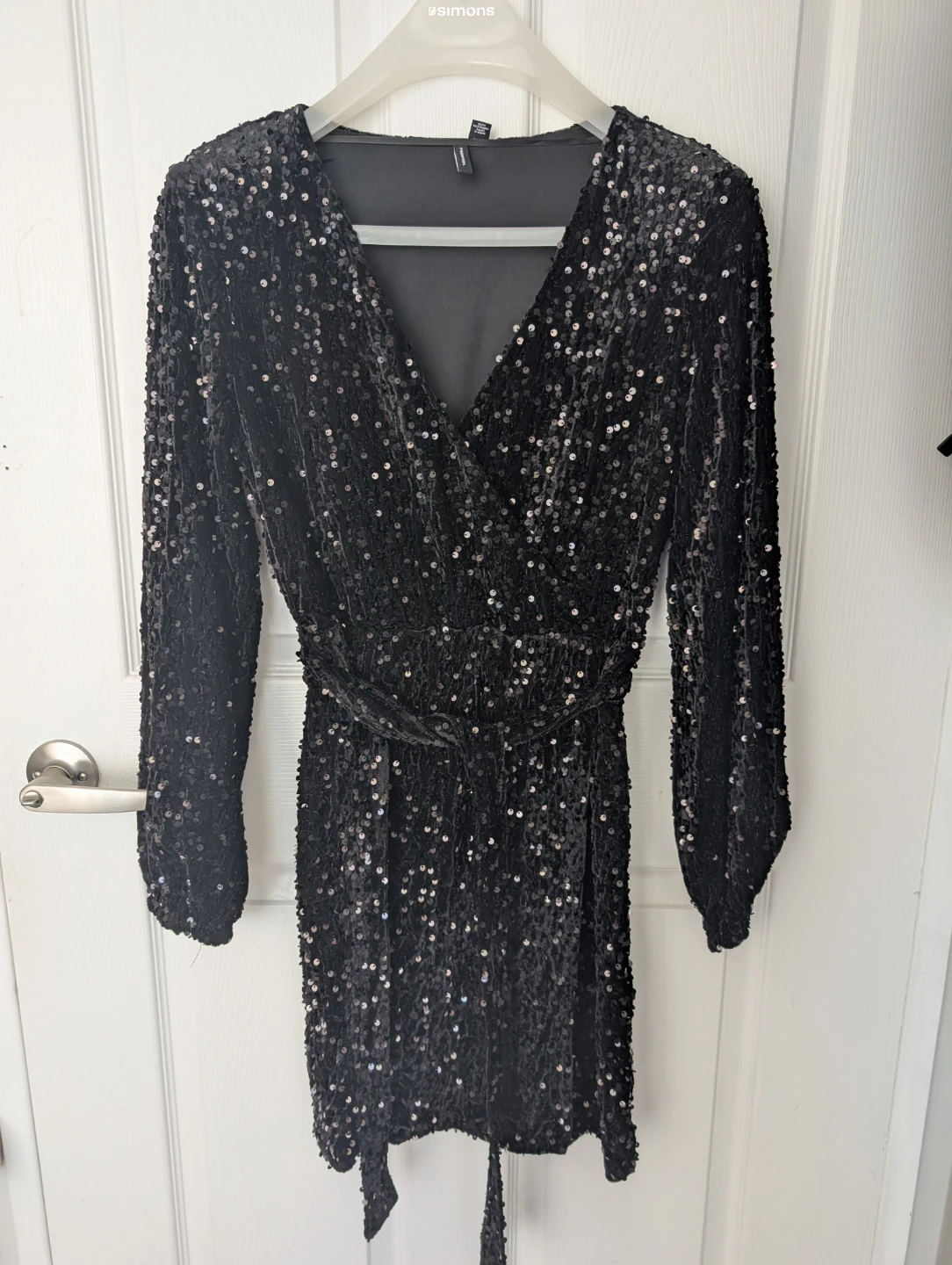 Simons (Vero Moda) Black Sequin Wrap Dress - Size Small - photo 2