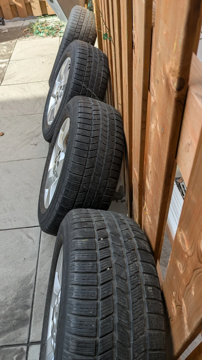 Set of 4 Mercedes-Benz Alloy Wheels and Tires - photo 2