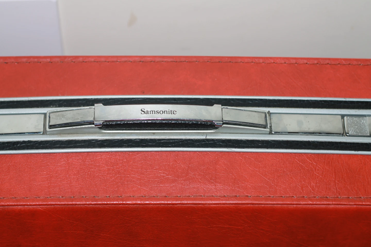 Samsonite Vintage Red Luggage Suitcase - photo 2