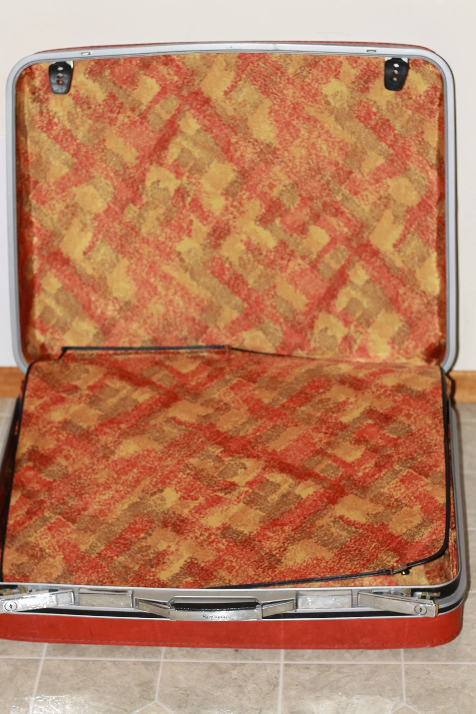 Samsonite Vintage Red Luggage Suitcase - photo 4