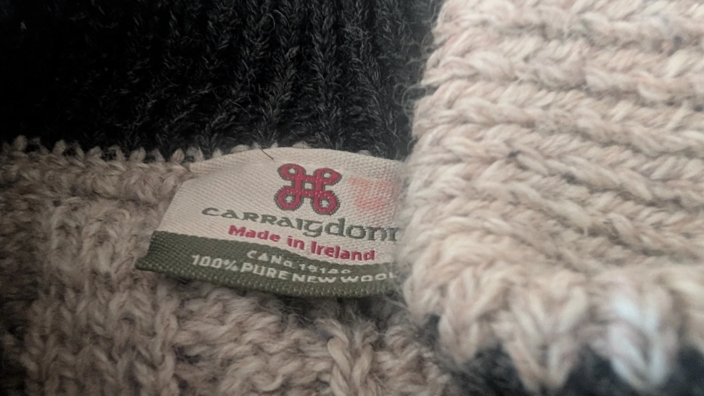 Carraigdon 100% Pure New Wool Aran Sweater - photo 3
