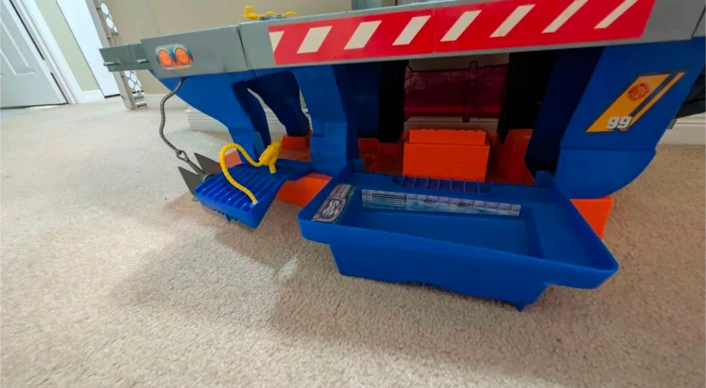 Fisher-Price Imaginext Rescue Center Playset - photo 3