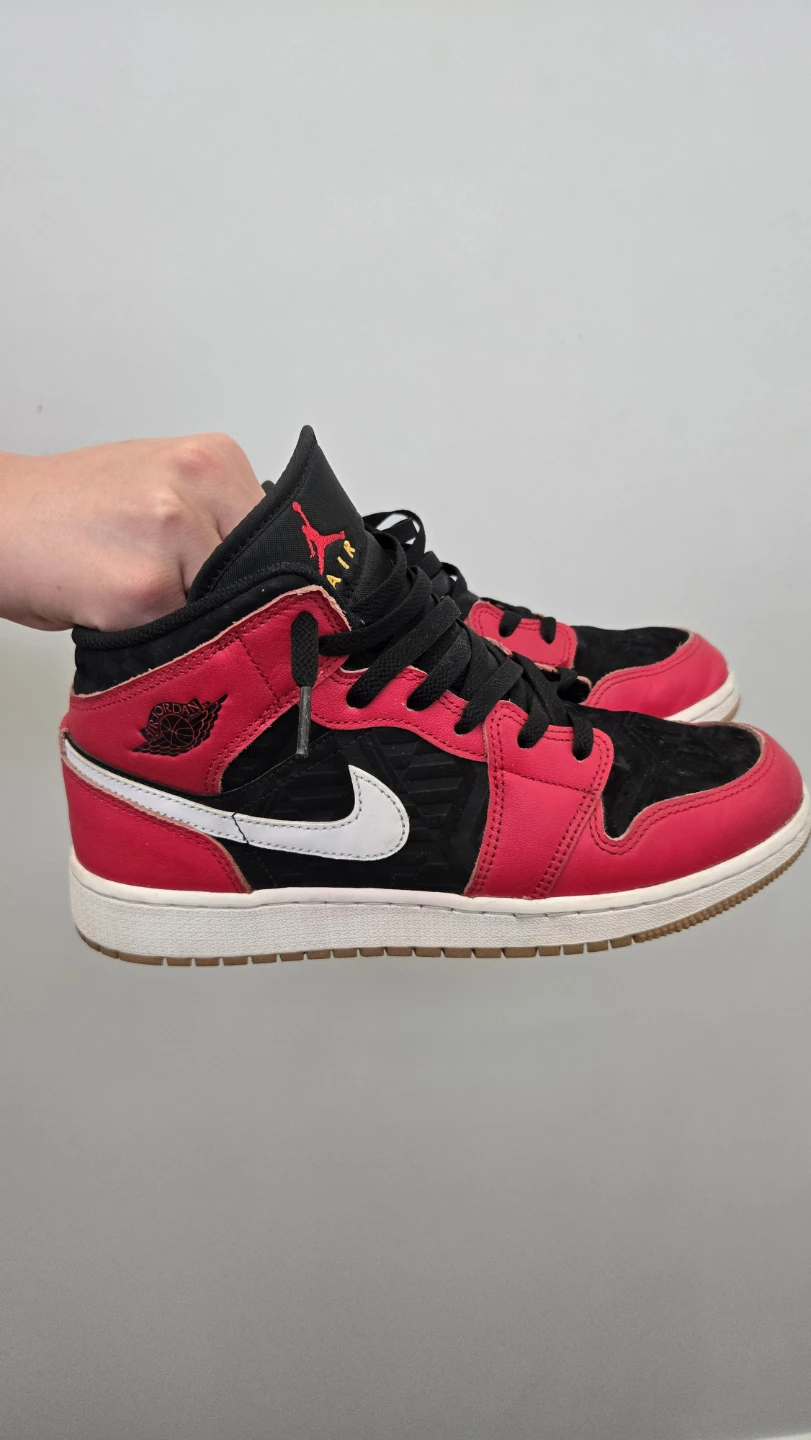 Air Jordan 1 Mid SE Shoes