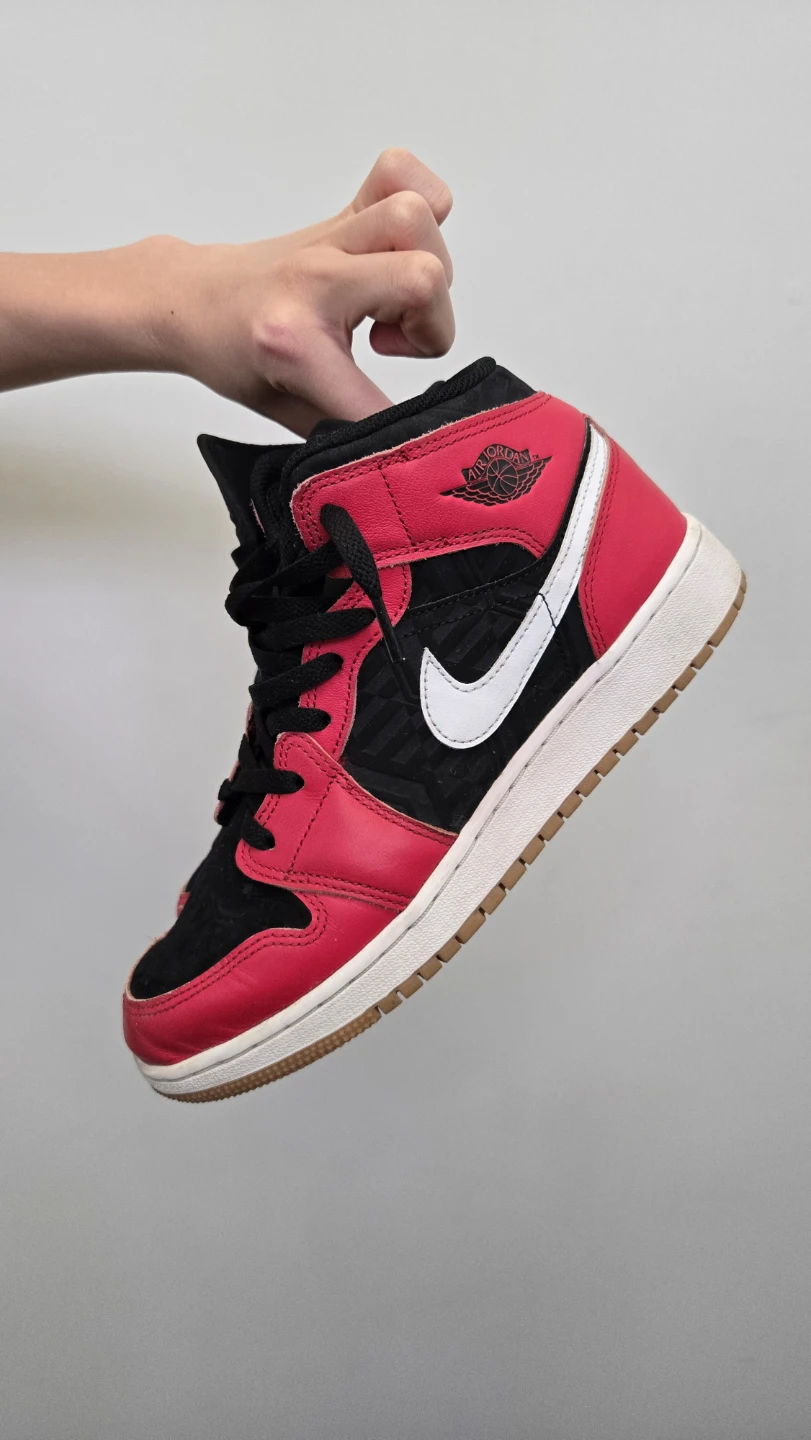 Air Jordan 1 Mid SE Shoes - photo 2