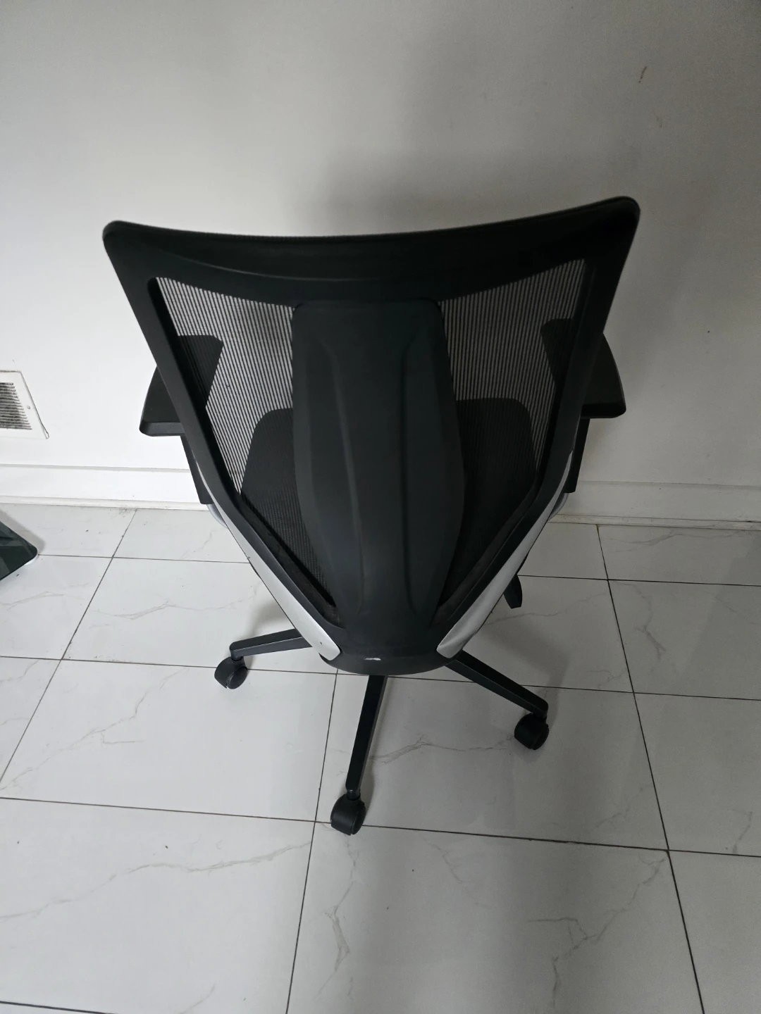 Black Mesh Office Chair - photo 3