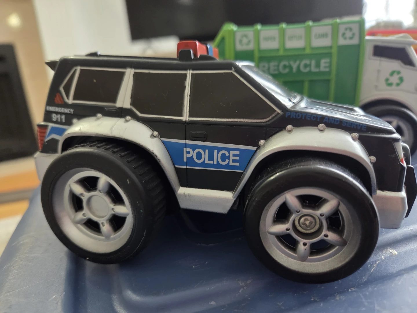 3-Pack Toy Emergency & Recycle Trucks - photo 2
