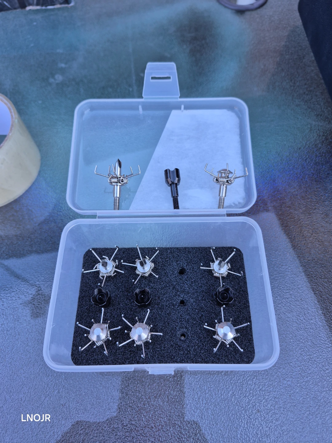 Blunt arrow field tips.