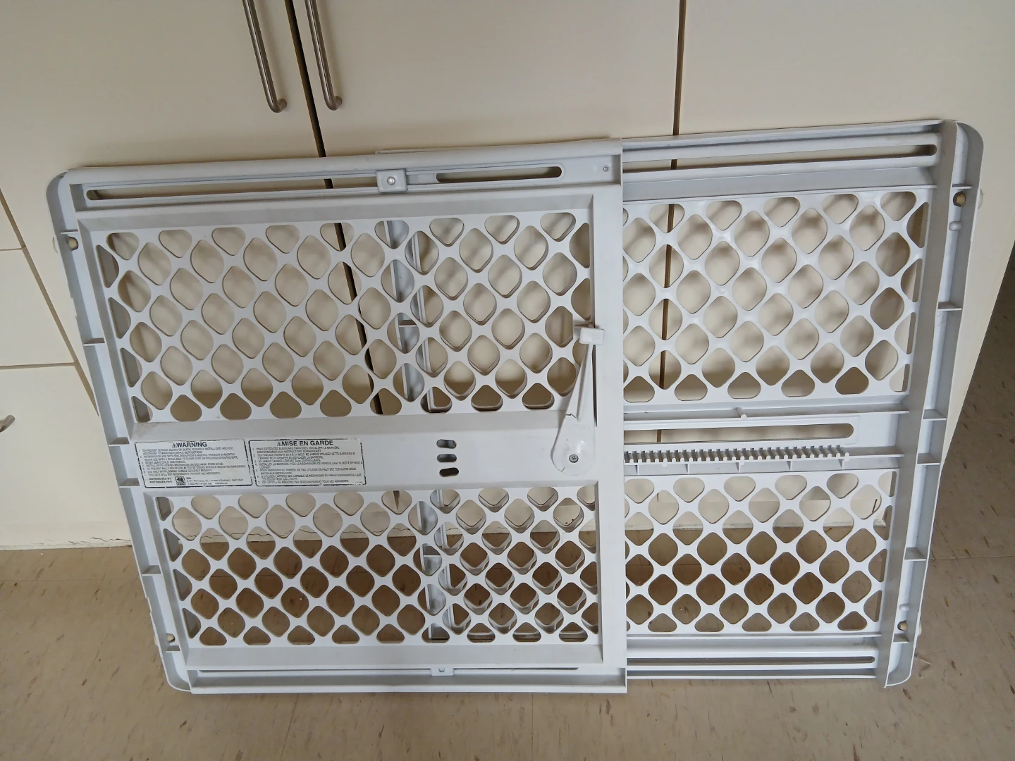 Regal White Plastic Pet Gate