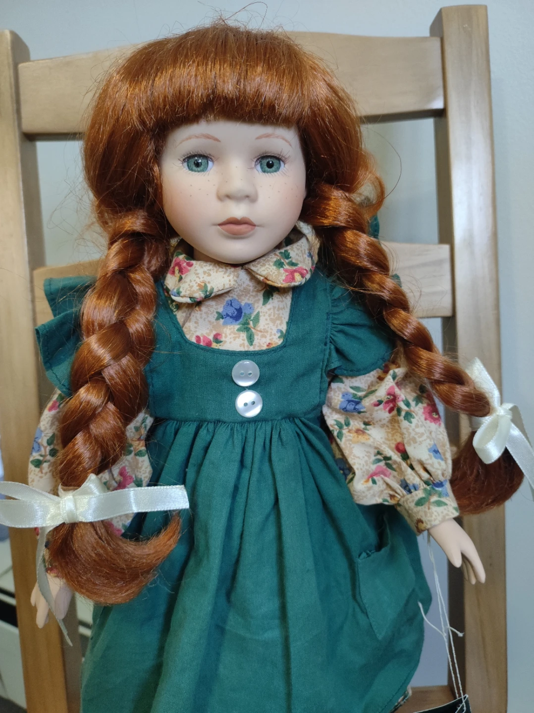Vintage Porcelain Doll with Red Hair and Green Dress - photo 3