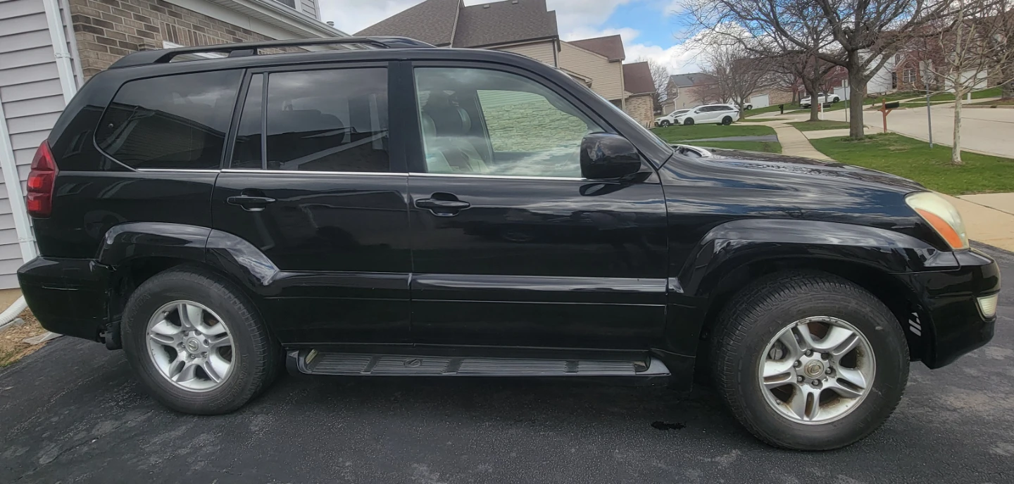 Black Lexus GX470 SUV - photo 2