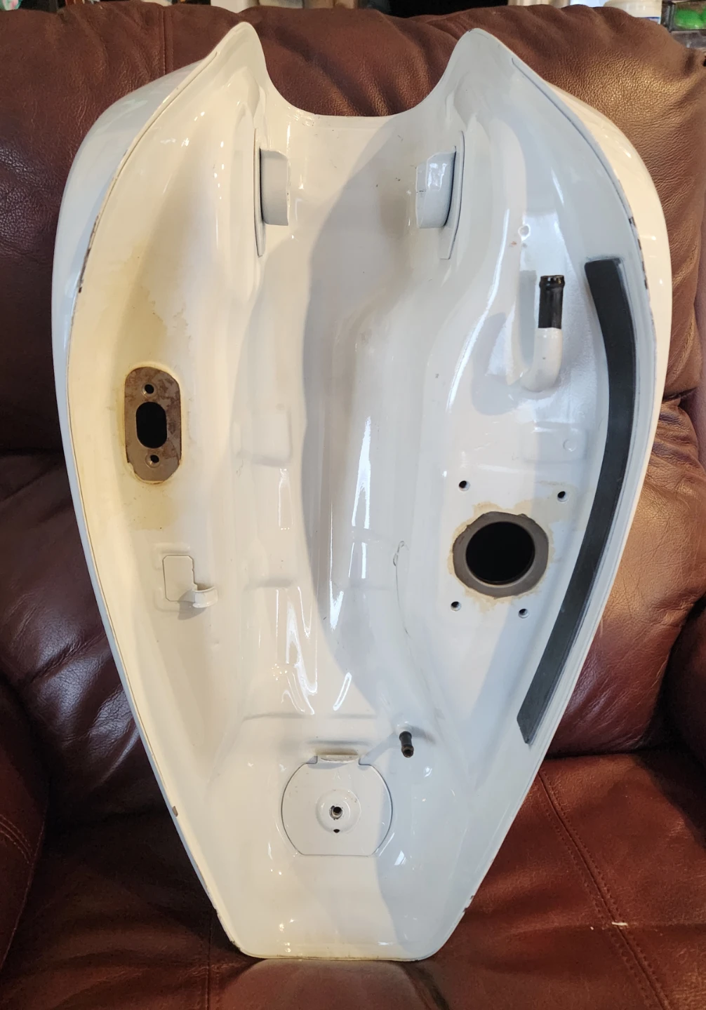 Yamaha 950 Motorcycle Gas Tank - photo 2