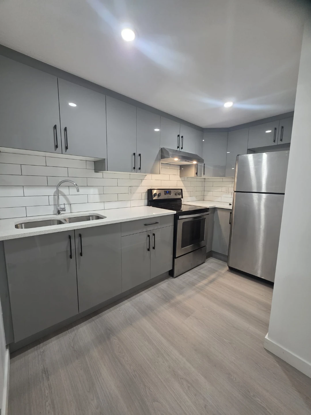 Basement for rent with separate entrance - photo 2