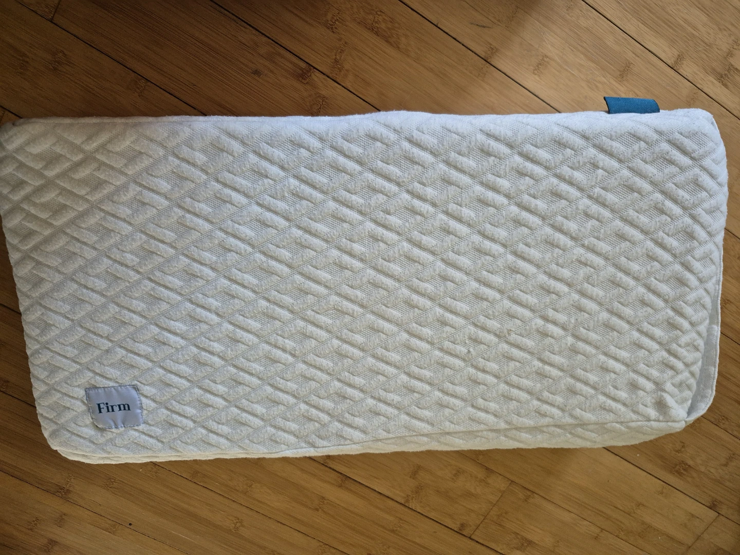 Ergonomic pillow for side sleepers - photo 2