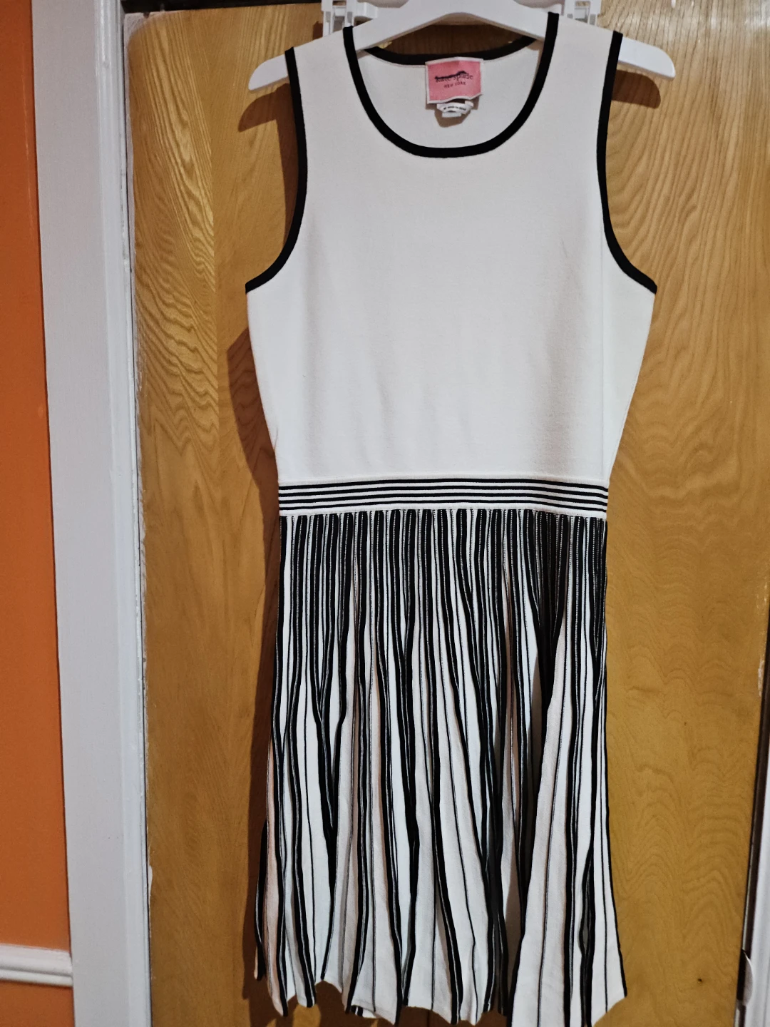 Kate Spade New York Sleeveless Pleated Dress