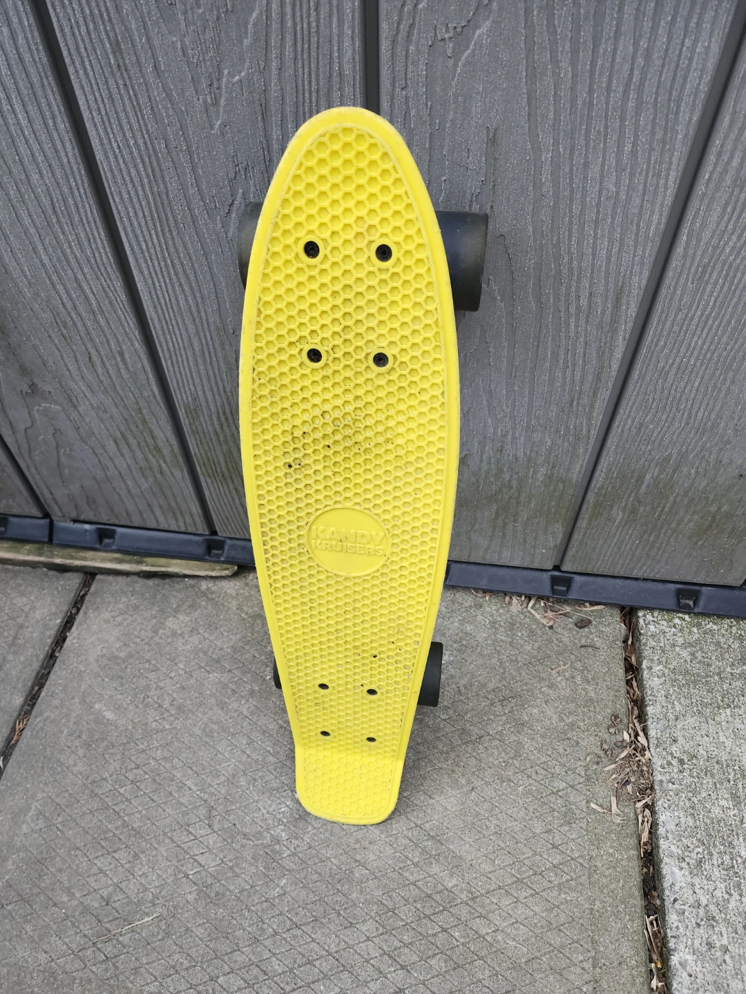 Kandy Kruisers yellow skateboard - photo 4