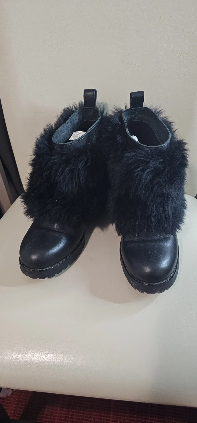 UGG Black Fur Lined Boots Size 7.5