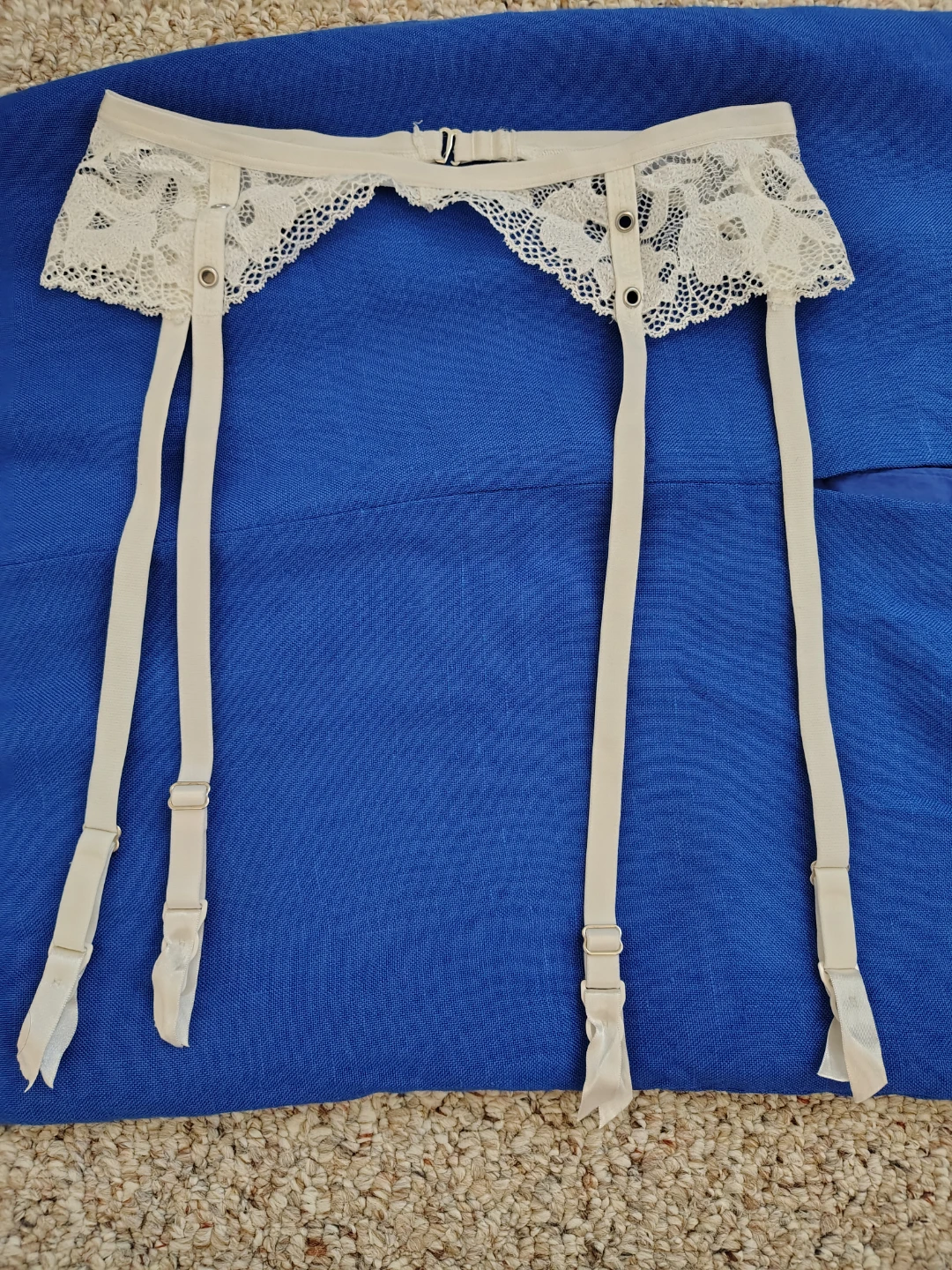 White Lace Garter Belt with Adjustable Straps - xs