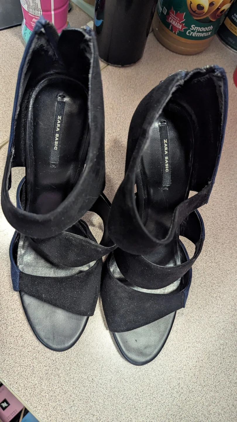 Size 9 Zara Basic Heels