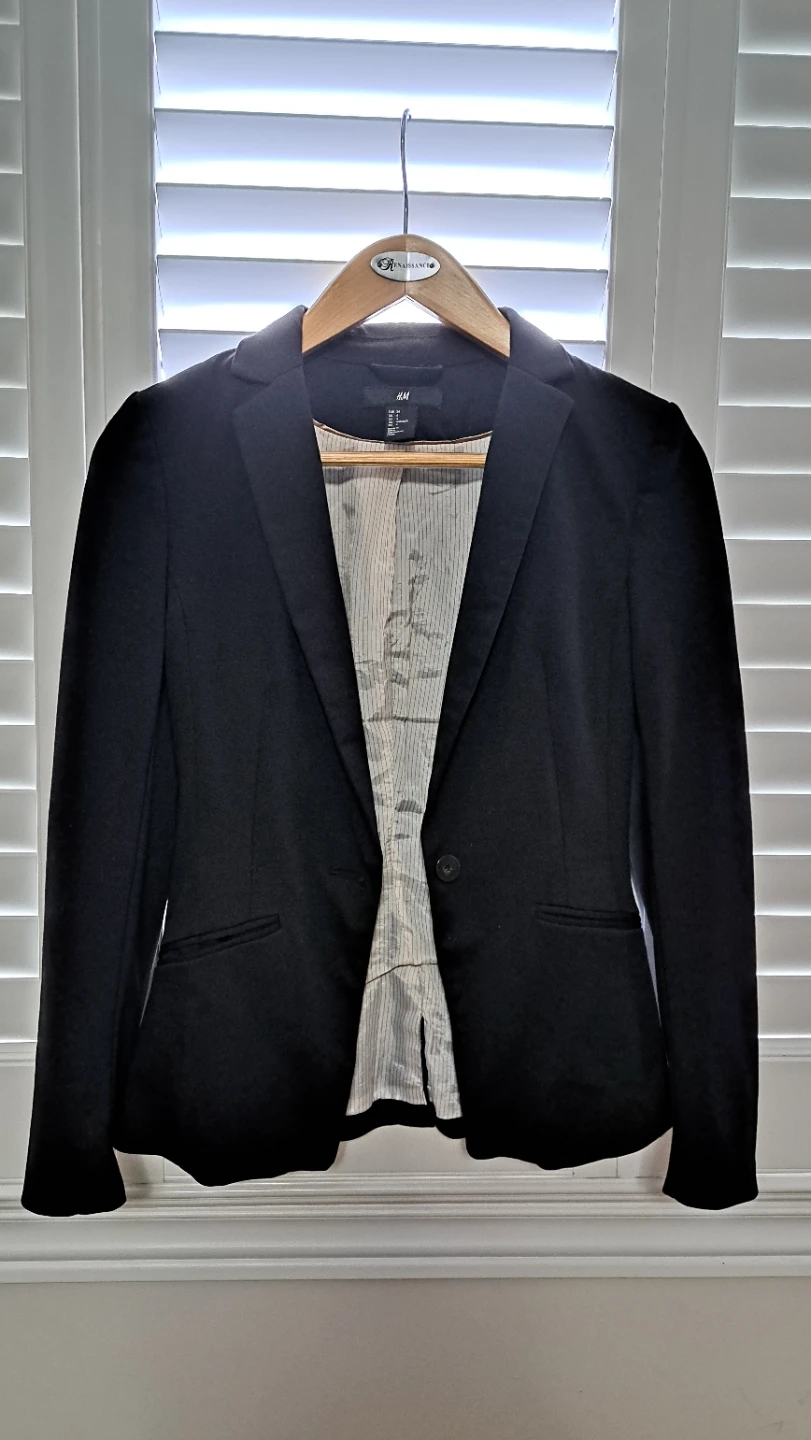 H&M Black Blazer Jacket - Size 4 (EUR 34)
