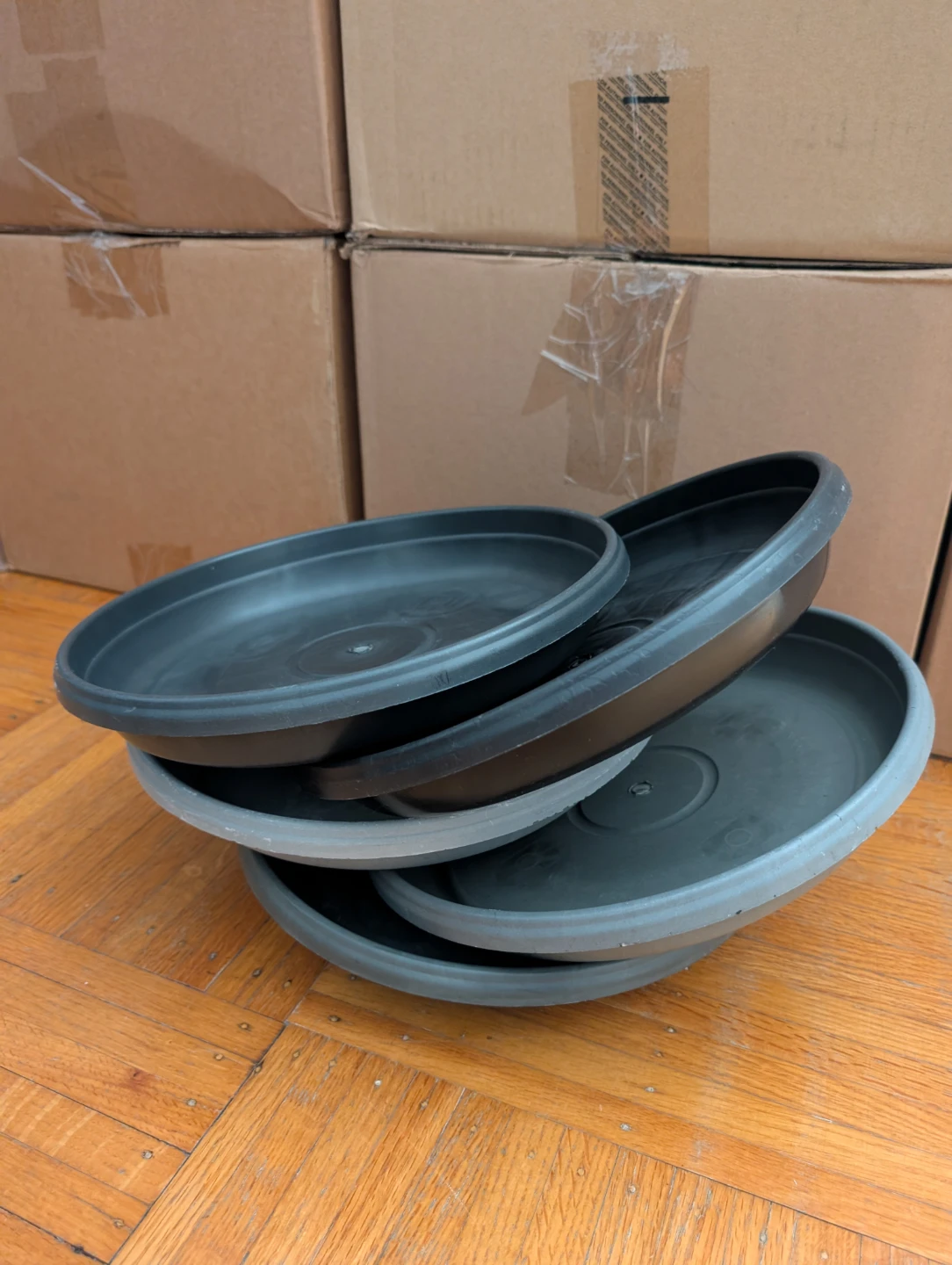 4 Grey Plastic Plant Pots w/Soil - photo 4