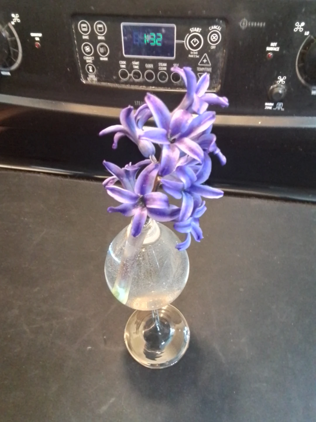 9x3" Tear-Drop Shaped Glass Design  Vase - photo 4