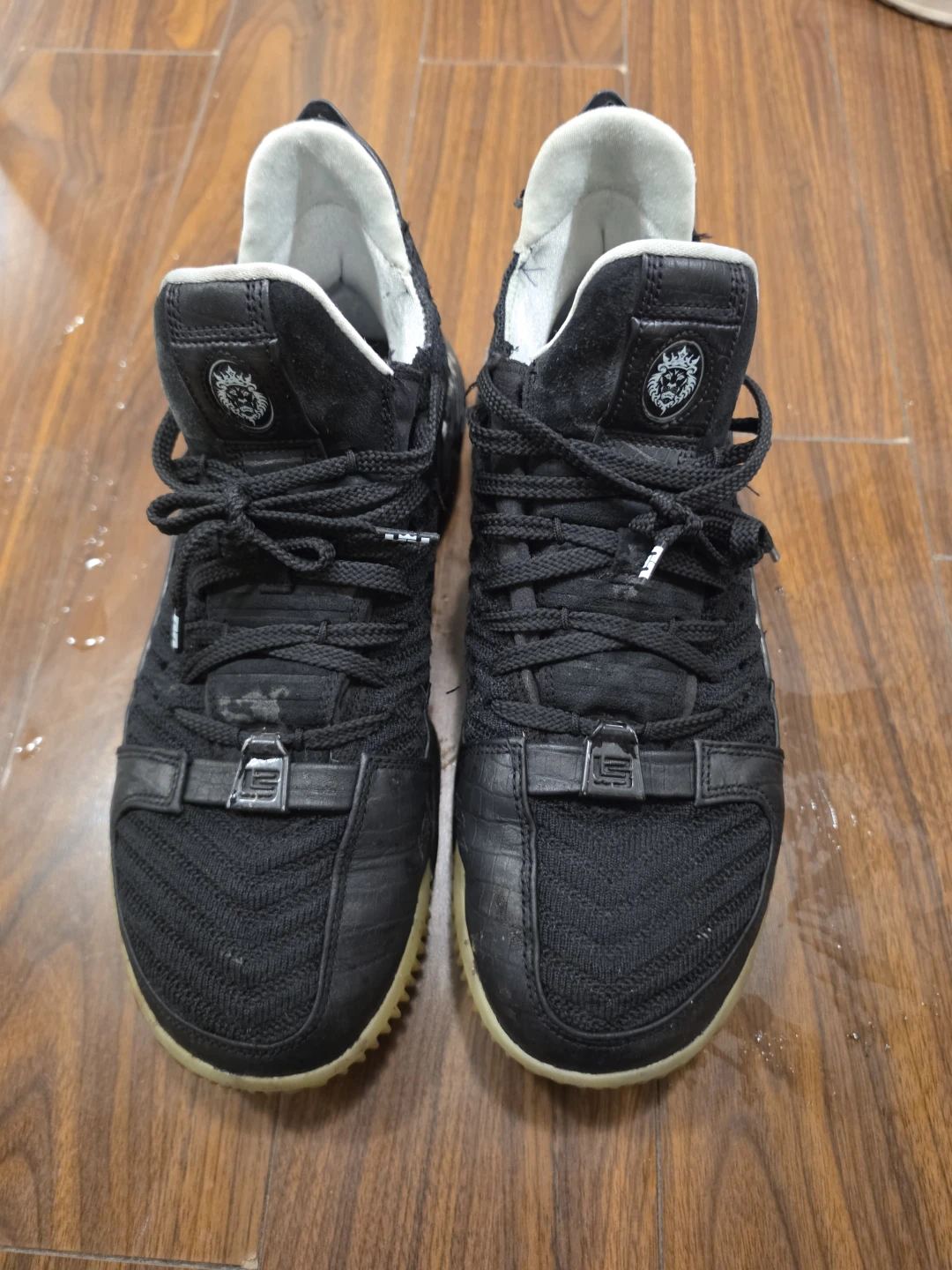 Nike LeBron 16 - photo 2