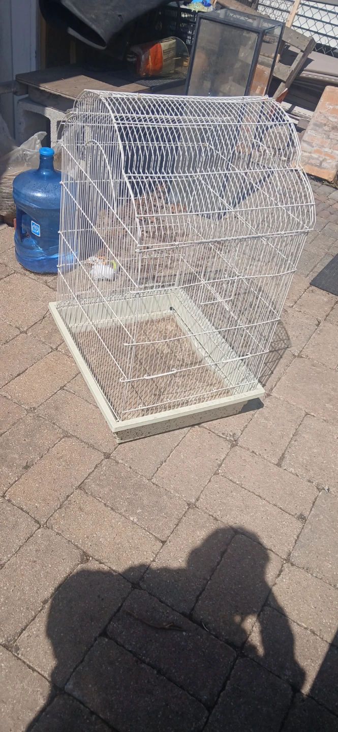 White Wire Bird Cage with Plastic Base - photo 3