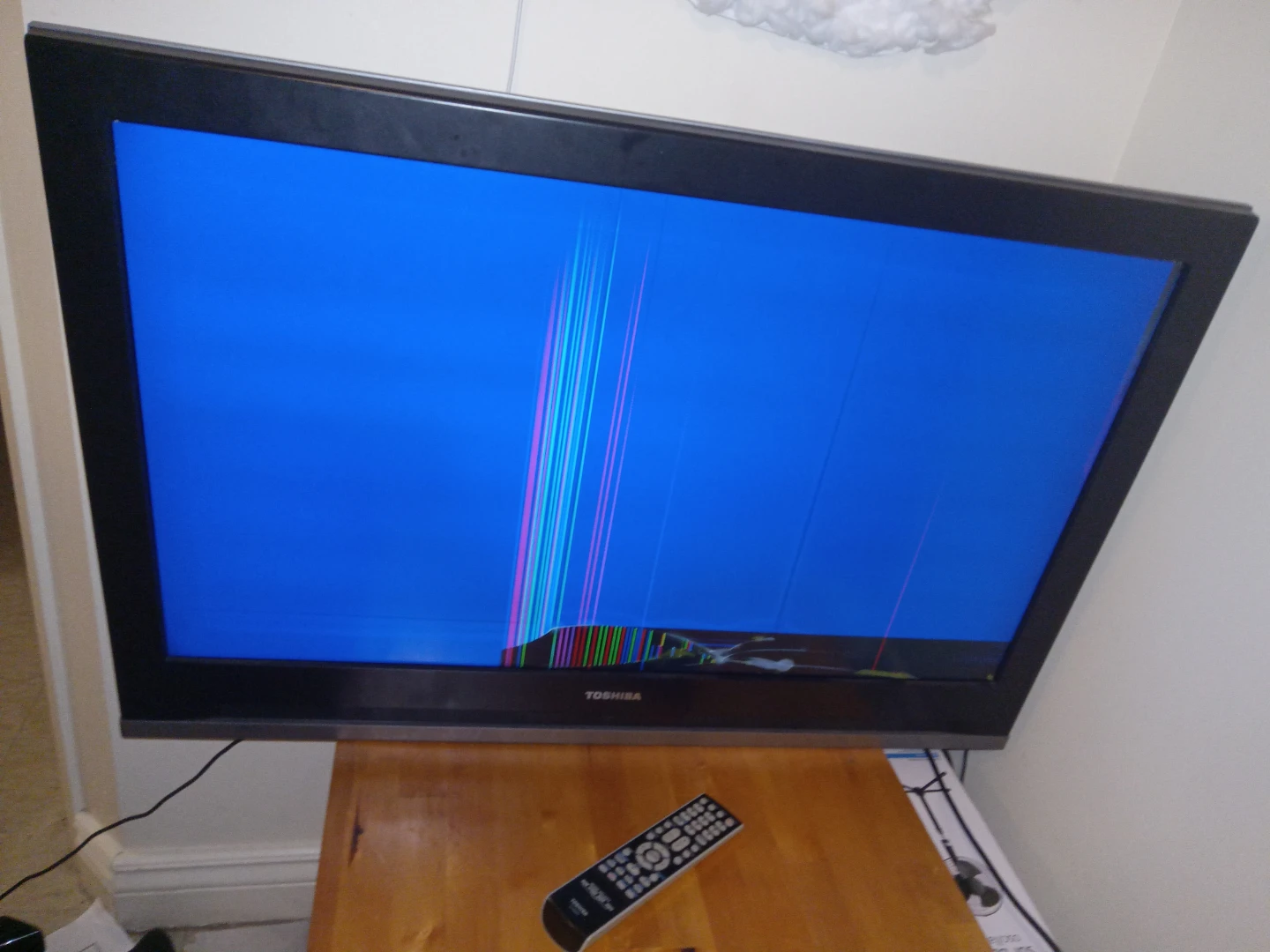 Free TV Toshiba TV needs a new screen