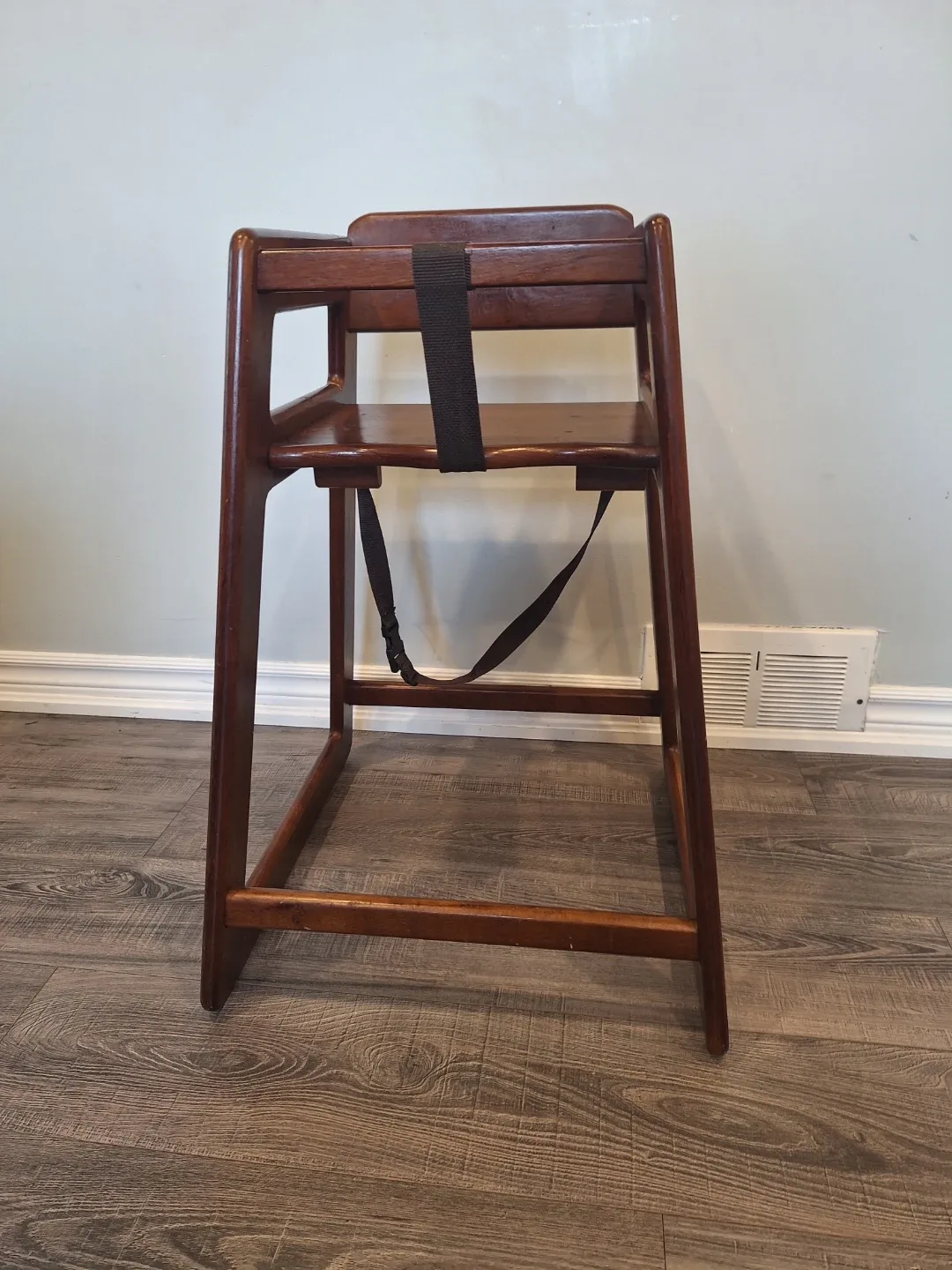 Wooden High Chair with Safety Strap - photo 2