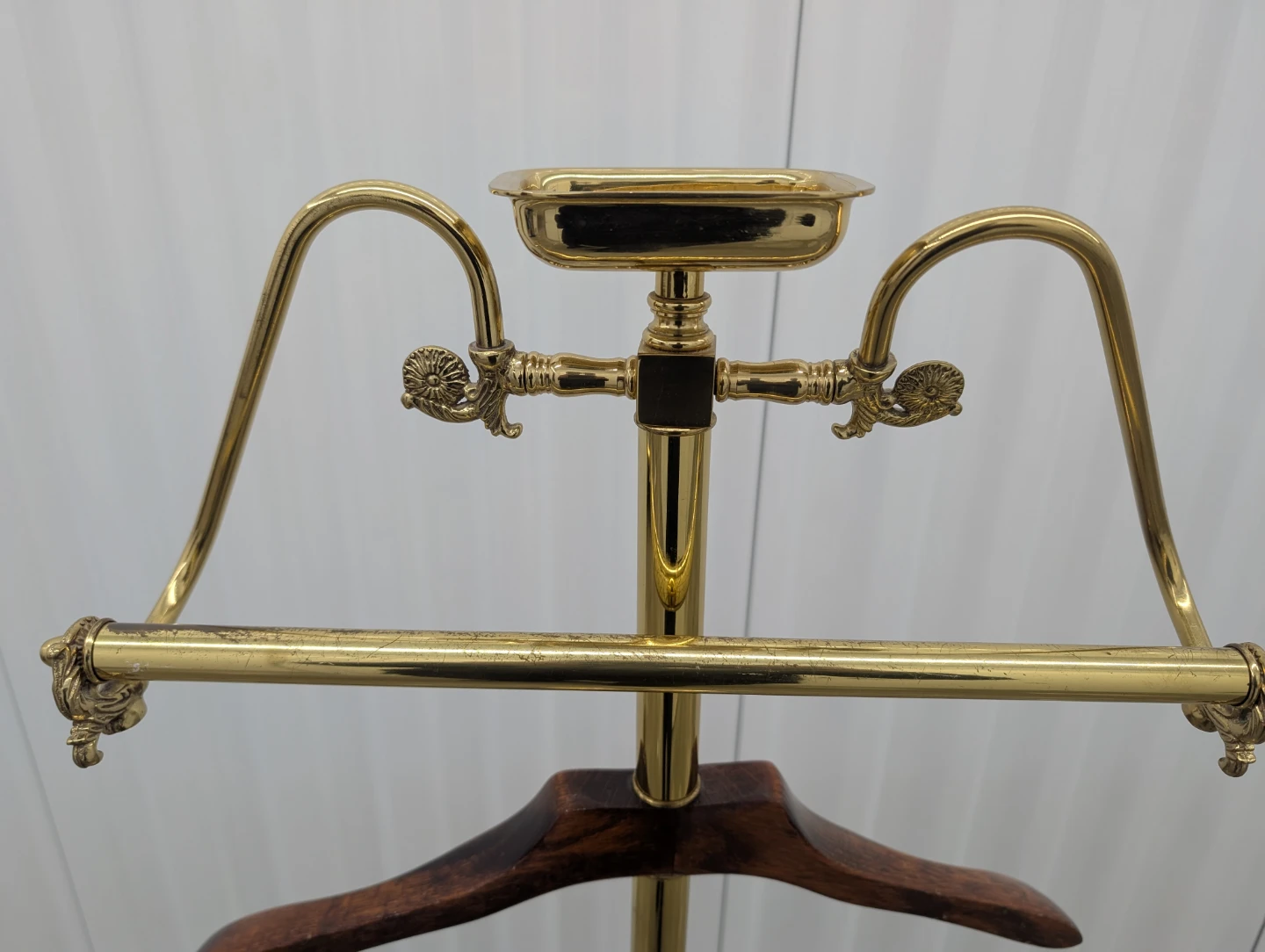 Brass and Wood Valet Stand with Tray - photo 5