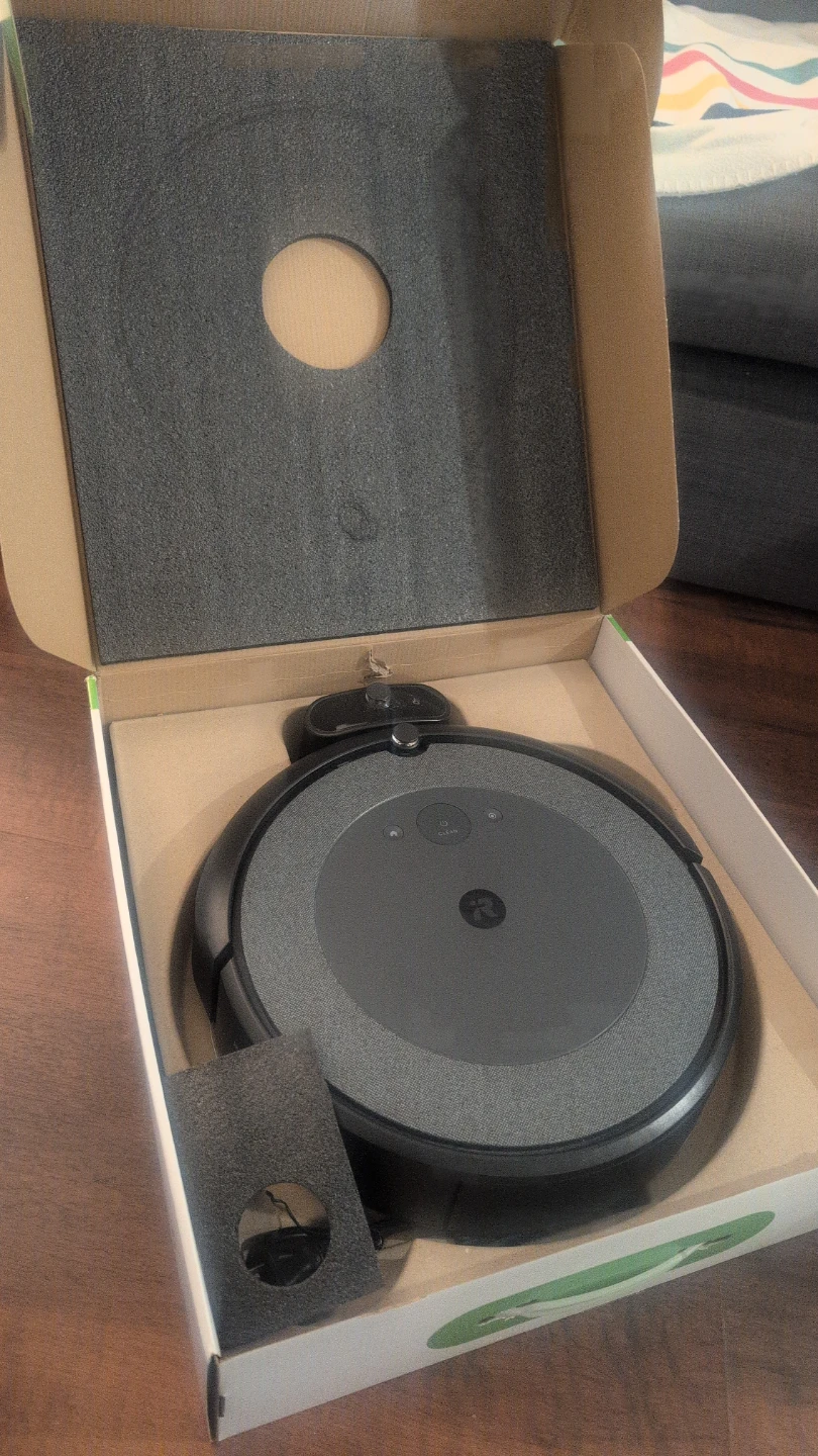 iRobot Roomba i3 Robot Vacuum